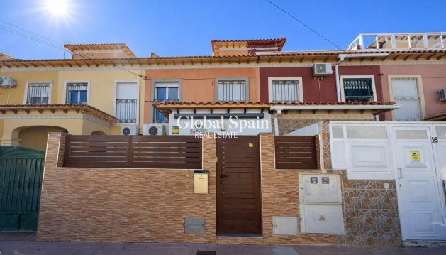 APPARTEMENT - Wederverkoop - TORREVIEJA -
                Costa Blanca