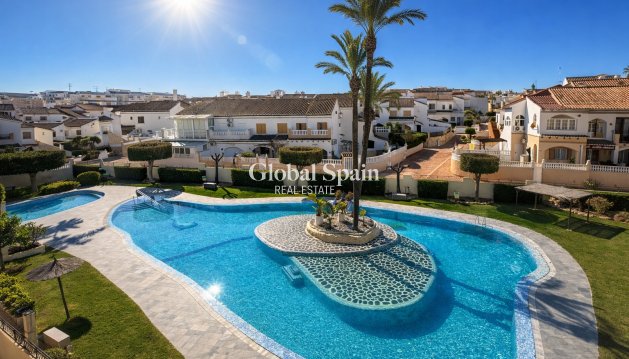APPARTEMENT - Wederverkoop - TORREVIEJA -
                Costa Blanca