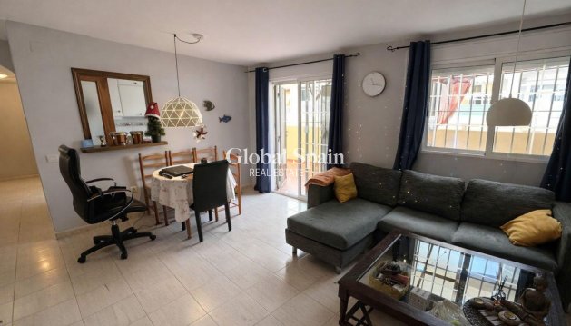 APPARTEMENT - Wederverkoop - TORREVIEJA -
                Costa Blanca