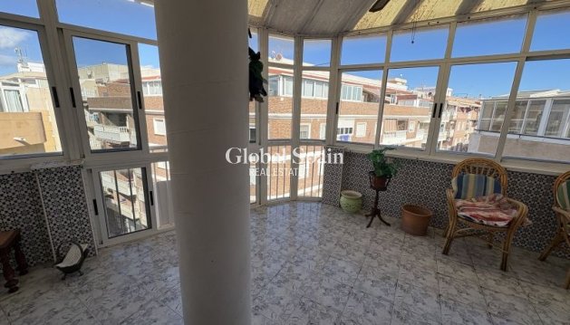 APPARTEMENT - Wederverkoop - TORREVIEJA -
                Costa Blanca