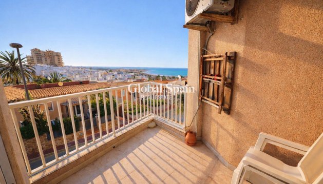 APPARTEMENT - Wederverkoop - TORREVIEJA -
                Costa Blanca