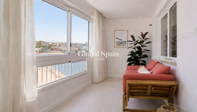 APPARTEMENT - Wederverkoop - TORREVIEJA -
                Costa Blanca