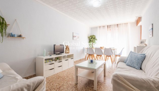 APPARTEMENT - Wederverkoop - TORREVIEJA -
                Costa Blanca