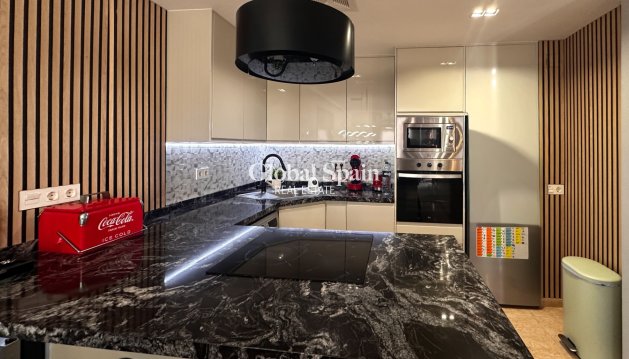 APPARTEMENT - Wederverkoop - TORREVIEJA -
                Costa Blanca