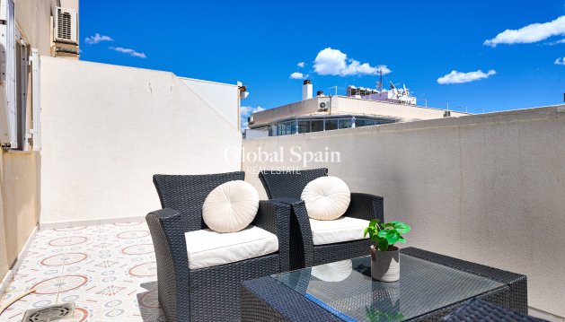 APPARTEMENT - Wederverkoop - TORREVIEJA -
                Costa Blanca