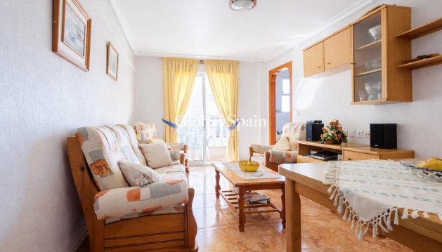 APPARTEMENT - Wederverkoop - TORREVIEJA -
                Costa Blanca