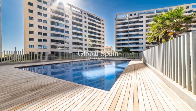 APPARTEMENT - Wederverkoop - TORREVIEJA -
                Costa Blanca