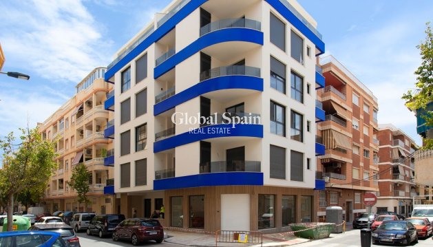 APPARTEMENT - Wederverkoop - TORREVIEJA -
                Costa Blanca