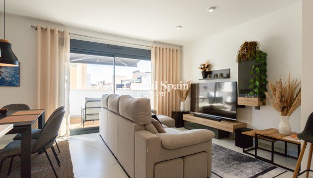 APPARTEMENT - Wederverkoop - TORREVIEJA -
                Costa Blanca