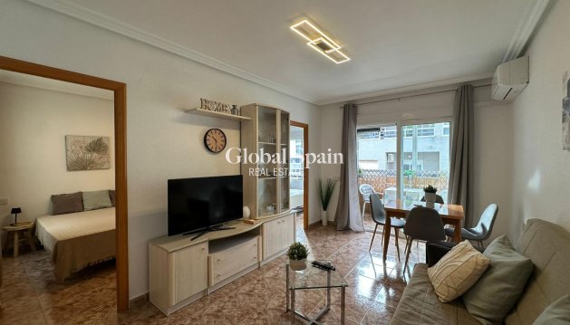 APPARTEMENT - Wederverkoop - TORREVIEJA -
                Estacion de autobuses