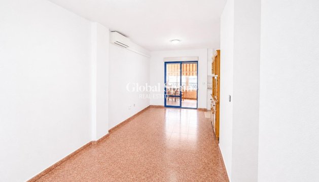 APPARTEMENT - Wederverkoop - TORREVIEJA -
                Estacion de autobuses