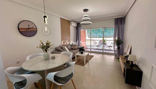 APPARTEMENT - Wederverkoop - TORREVIEJA -
                Habaneras