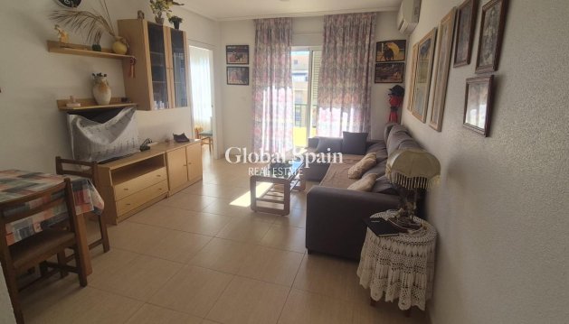 APPARTEMENT - Wederverkoop - TORREVIEJA -
                La Mata pueblo