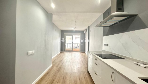 APPARTEMENT - Wederverkoop - TORREVIEJA -
                La Mata pueblo