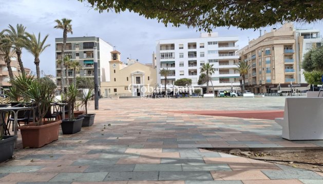 APPARTEMENT - Wederverkoop - TORREVIEJA -
                La Mata