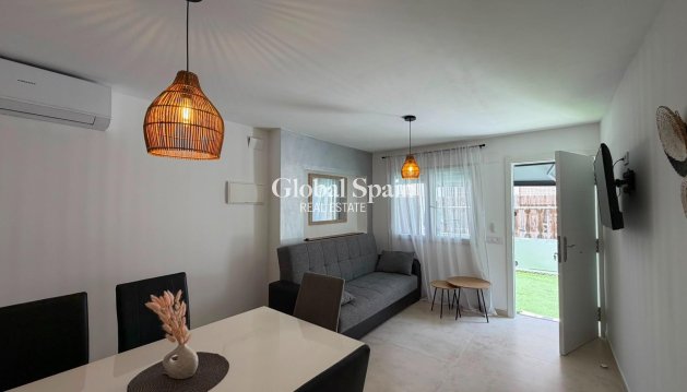 APPARTEMENT - Wederverkoop - TORREVIEJA -
                La Veleta