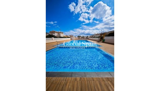 APPARTEMENT - Wederverkoop - TORREVIEJA -
                LOS BALCONES - LOS ALTOS