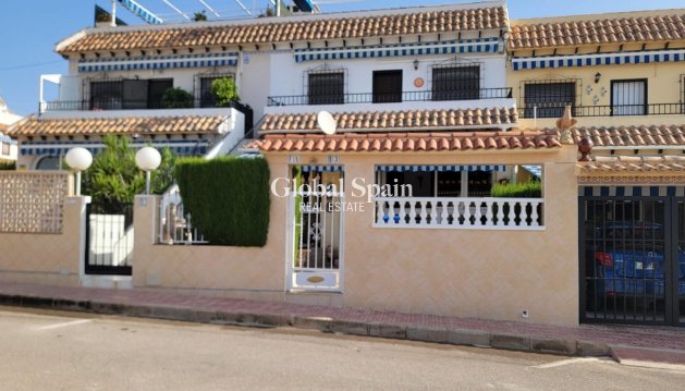 APPARTEMENT - Wederverkoop - TORREVIEJA -
                Los Frutales