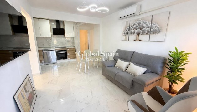 APPARTEMENT - Wederverkoop - TORREVIEJA -
                Parque de las Naciones