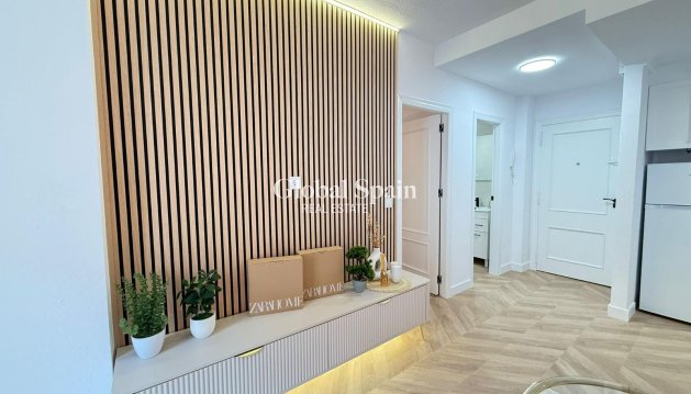 APPARTEMENT - Wederverkoop - TORREVIEJA -
                Parque de las Naciones
