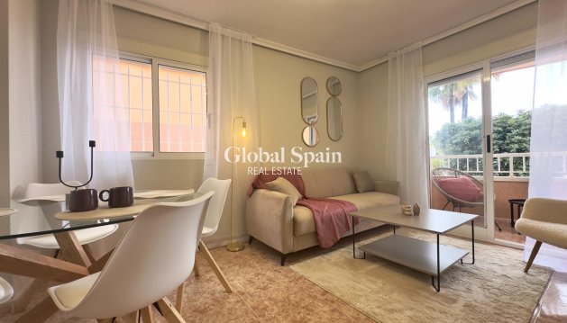 APPARTEMENT - Wederverkoop - TORREVIEJA -
                Playa de los locos