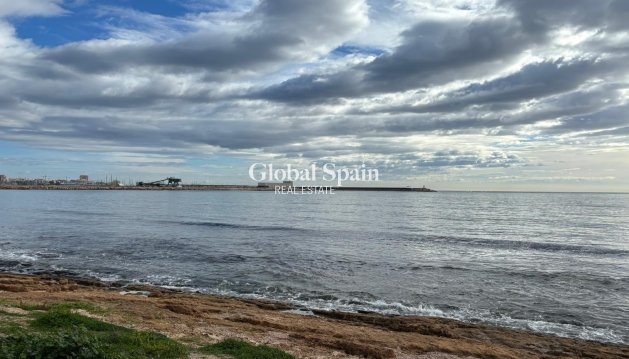 APPARTEMENT - Wederverkoop - TORREVIEJA -
                Playa De Los Náufragos