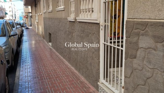 APPARTEMENT - Wederverkoop - TORREVIEJA -
                Playa del Cura