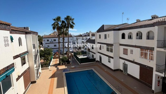 APPARTEMENT - Wederverkoop - TORREVIEJA -
                Punta Prima
