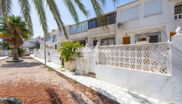 APPARTEMENT - Wederverkoop - TORREVIEJA -
                Torre del moro