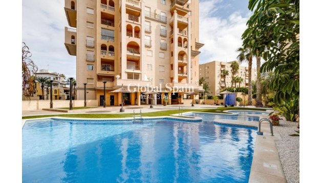 Appartement - Wederverkoop - TORREVIEJA -
                Torrevieja