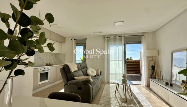 APPARTEMENT - Wederverkoop - TORREVIEJA -
                Torrevieja