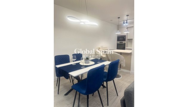 APPARTEMENT - Wederverkoop - TORREVIEJA -
                Torrevieja