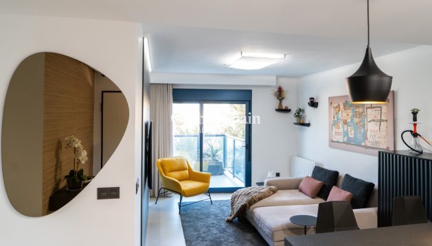 APPARTEMENT - Wederverkoop - TORREVIEJA -
                Torrevieja