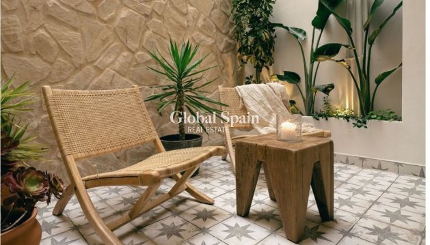 APPARTEMENT - Wederverkoop - TORREVIEJA -
                Torrevieja