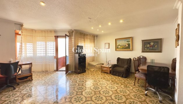 APPARTEMENT - Wederverkoop - TORREVIEJA -
                Torrevieja