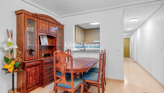 APPARTEMENT - Wederverkoop - TORREVIEJA -
                Torrevieja