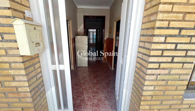 APPARTEMENT - Wederverkoop - TORREVIEJA -
                Torrevieja