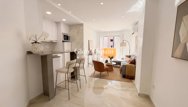 ÁTICO - Venta - TORREVIEJA -
                Torrevieja