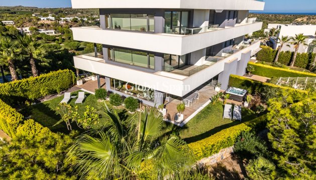 Begane grond - Wederverkoop -
                LAS COLINAS GOLF RESORT - K2420