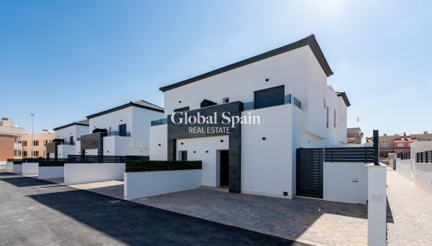 CASA - Nueva construcción  - GRAN ALACANT -
                GRAN ALACANT
