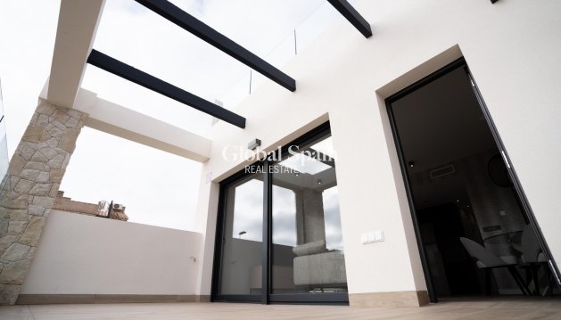 CASA - Nueva construcción  - ORIHUELA COSTA -
                Entre golf