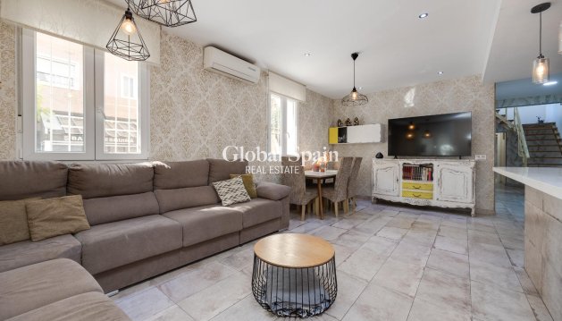 CASA - Venta - TORREVIEJA -
                Center