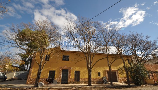 CASA - Venta - YECLA -
                Inland