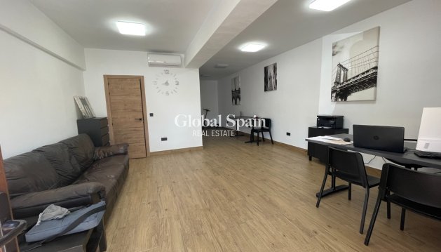 COMMERCIAL PROPERTY - Resale - GUARDAMAR DEL SEGURA -
                GUARDAMAR DEL SEGURA