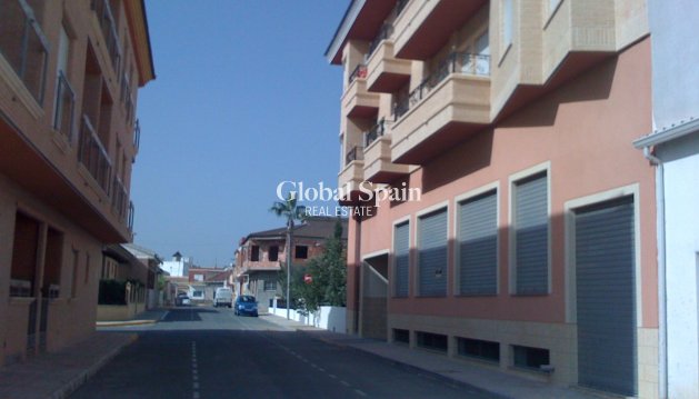 COMMERCIAL PROPERTY - Resale - LOS MONTESINOS -
                LOS MONTESINOS
