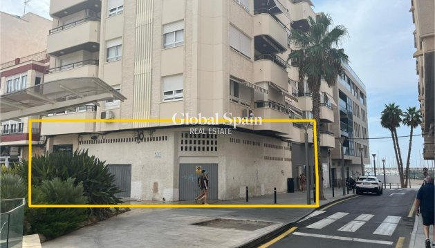 Commercial Property - Resale - TORREVIEJA -
                Torrevieja