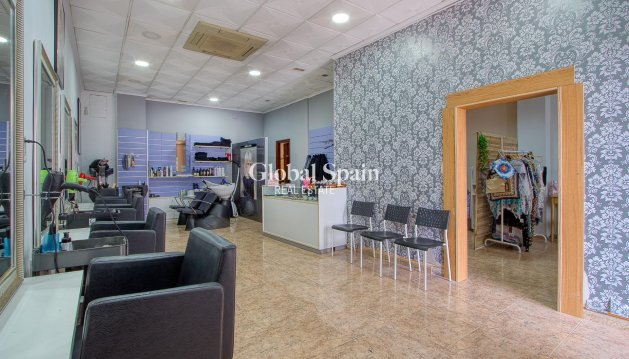 Commercieel pand - Wederverkoop - TORREVIEJA -
                La Mata