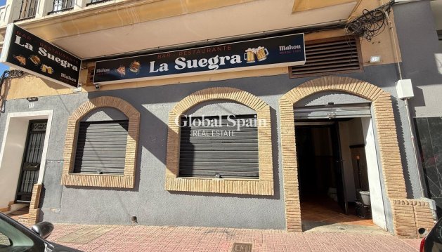 COMMERCIEEL VASTGOED - Wederverkoop -
                TORREVIEJA - GI-31061