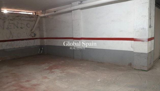 DER PARKPLATZ / GARAGE - Wiederverkauf - TORREVIEJA -
                Playa de los locos