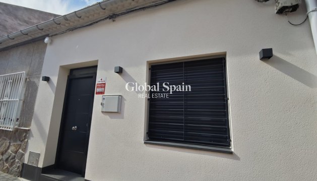 DOM - Odsprzedaż - LOS ALCÁZARES -
                LOS ALCÁZARES